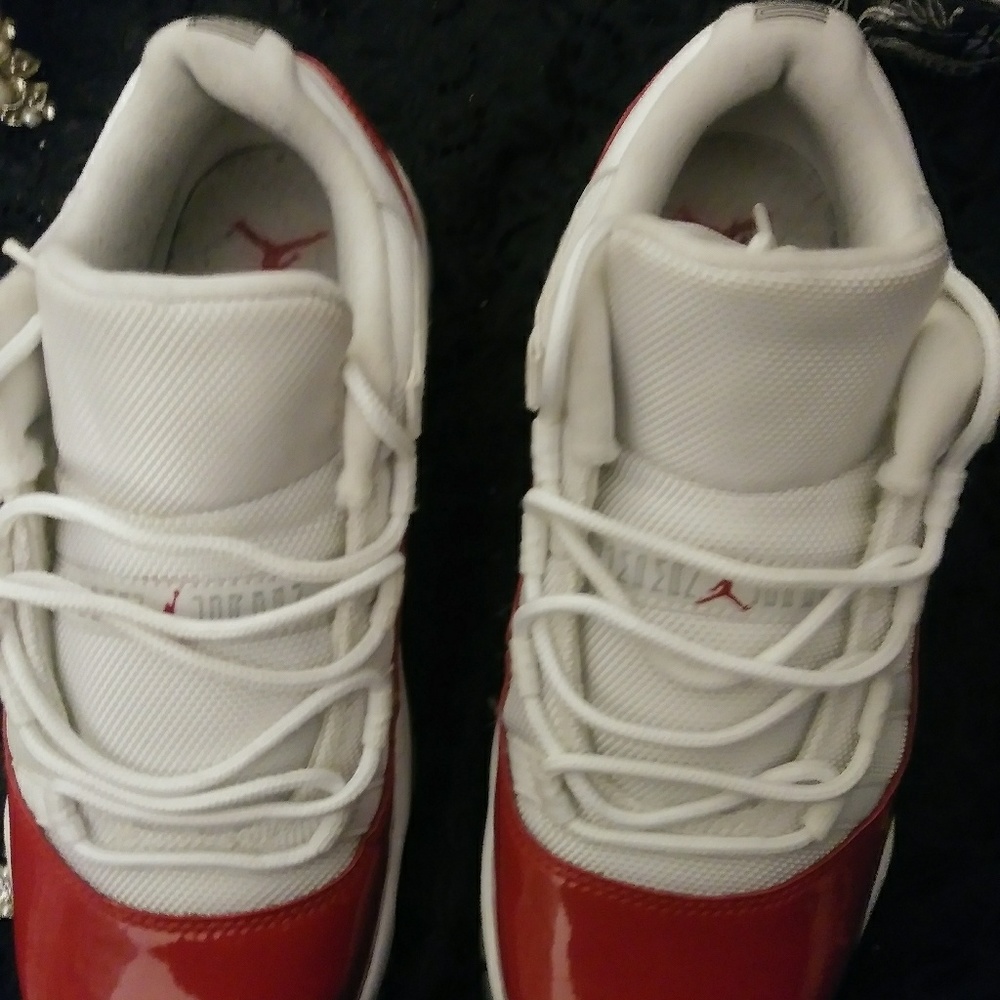 Jordan 11 low cherry